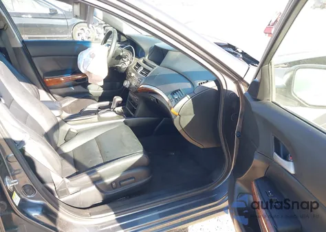 2012 Honda Accord 2.4 Ex-L z USA, uszkodzony, nr VIN 1HGCP2F82CA224727